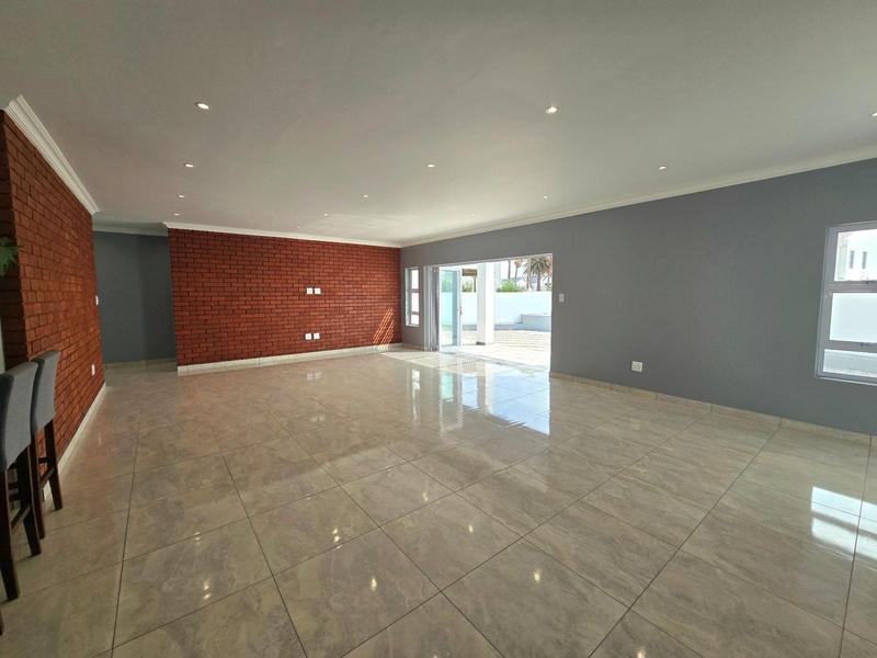 3 Bedroom Property for Sale in Golden Mile Western Cape